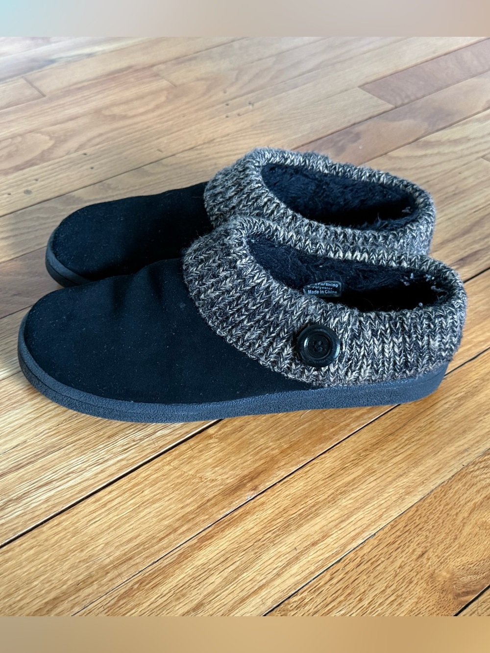 Clarks Cozy Black Slip-On Slippers with Knit Cuff